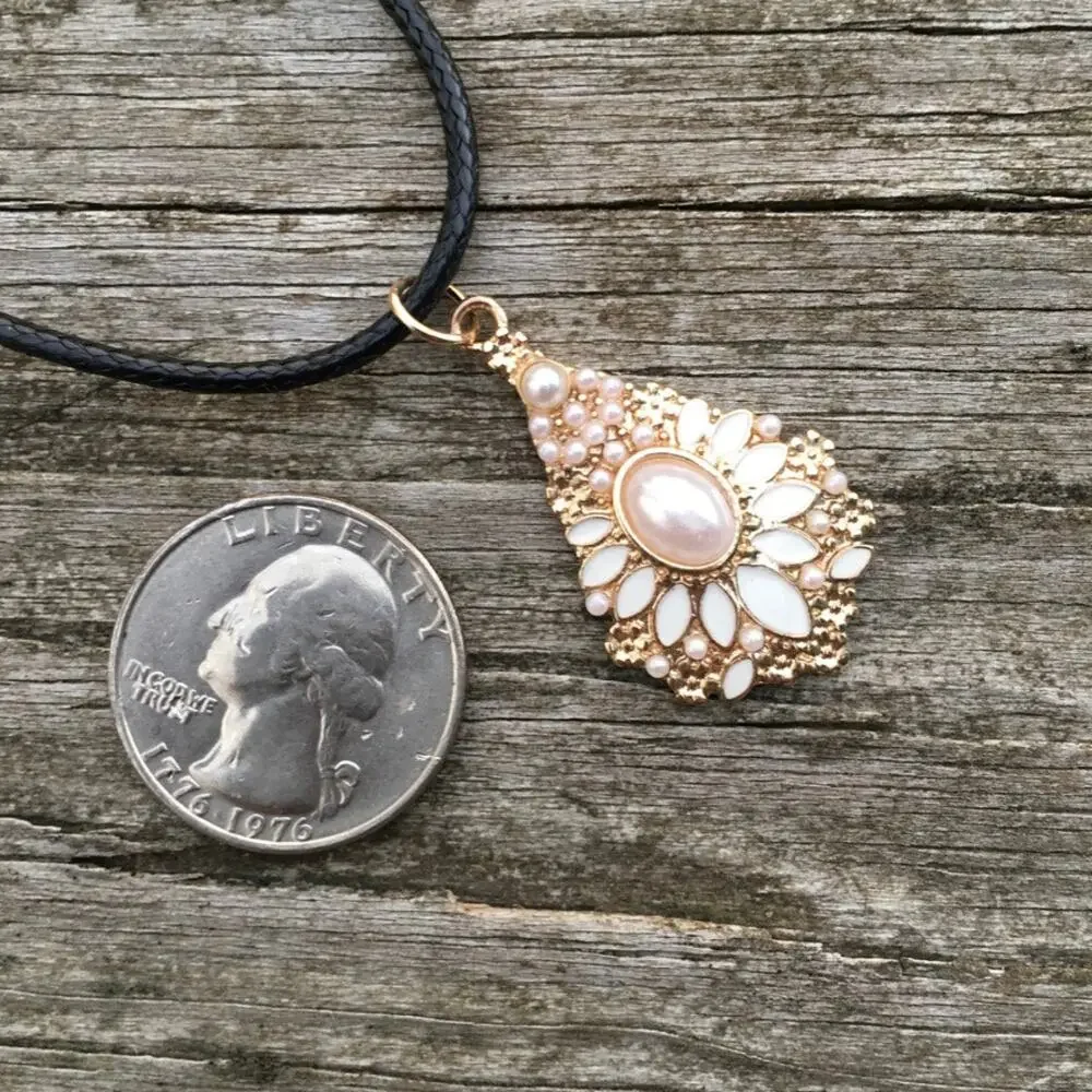 (brand not known) gold tone